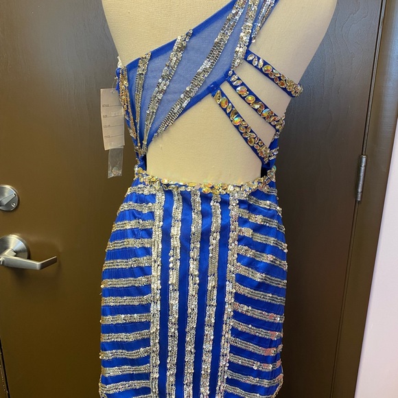 NWT Party Time Formal One Shoulder Detachable Train Royal/ Silver - Sz 2, 8, 12 - Picture 6 of 7